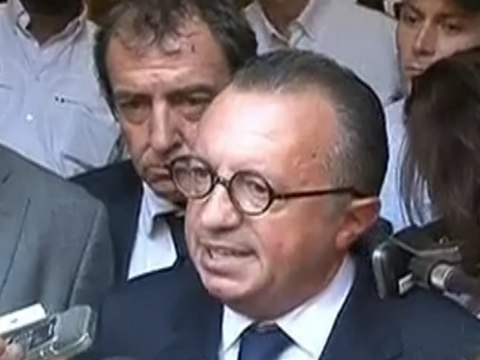 Guérini se met en congé du PS mais reste le pilote du département