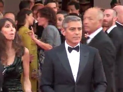 Stacy Keibler rencontre les parents de George Clooney