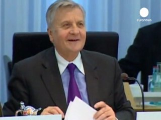 Recession fears keep euro zone rates on hold