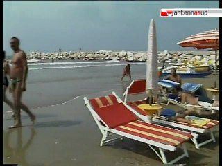 TG 09.08.10 E in Puglia la politica andò in vacanza