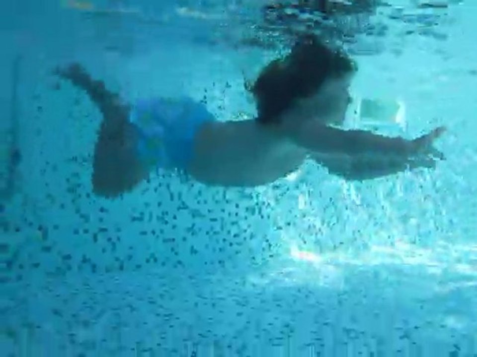 Maéva piscine corse 08.09.2011 (3 ans 5 mois)