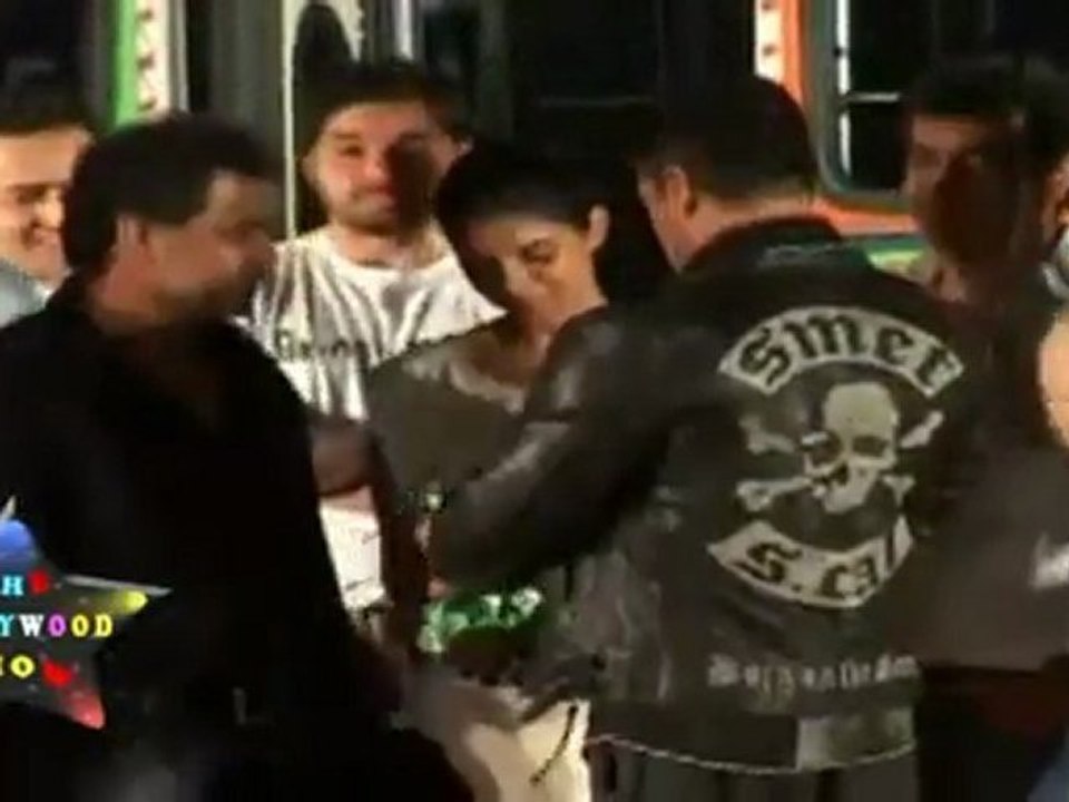 Hindi Movie 'READY'  First Look  ' SALMAN KHAN' - 16.mp4