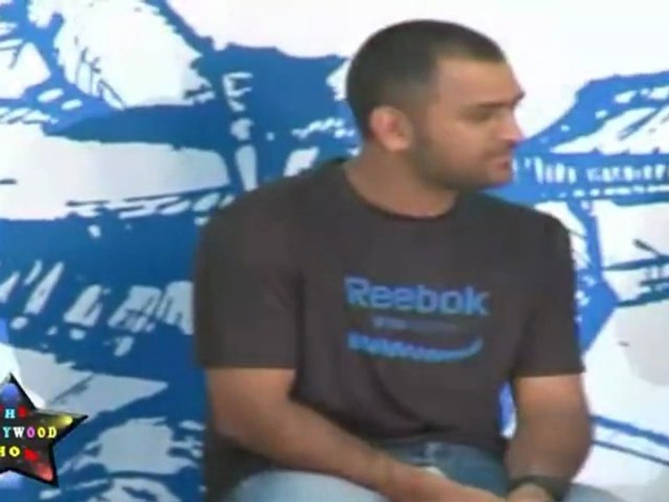 Dhoni,Harbhajan & Yuvraj Singh Honored  with "Golden Bat" By Reebok