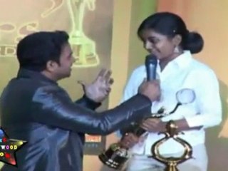 Sonali Kulkarni&Salim Merchant At 'Newsmakers Achievers Awards 2011'