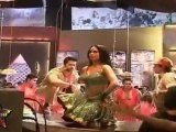 Hot & Sexy Shweta Tiwari's Shakes Her Bosoms & Gives Sexy Expression