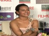 Sonakshi Sinha Likes It When She Is Praised In Tabloid For Her Role In DABANGG