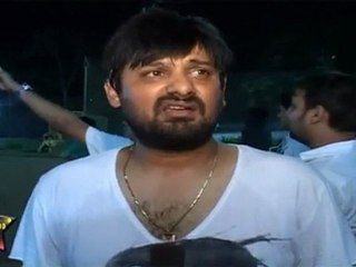 Singer Vs Music Director   01