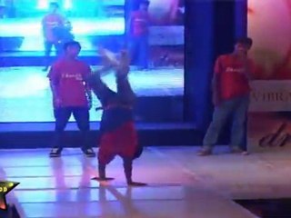 DANCE PERFORMENCE ON FASHION SHOW