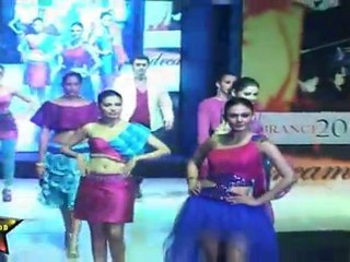 HOT MODELS ON RAMP IN FASHION SHOW