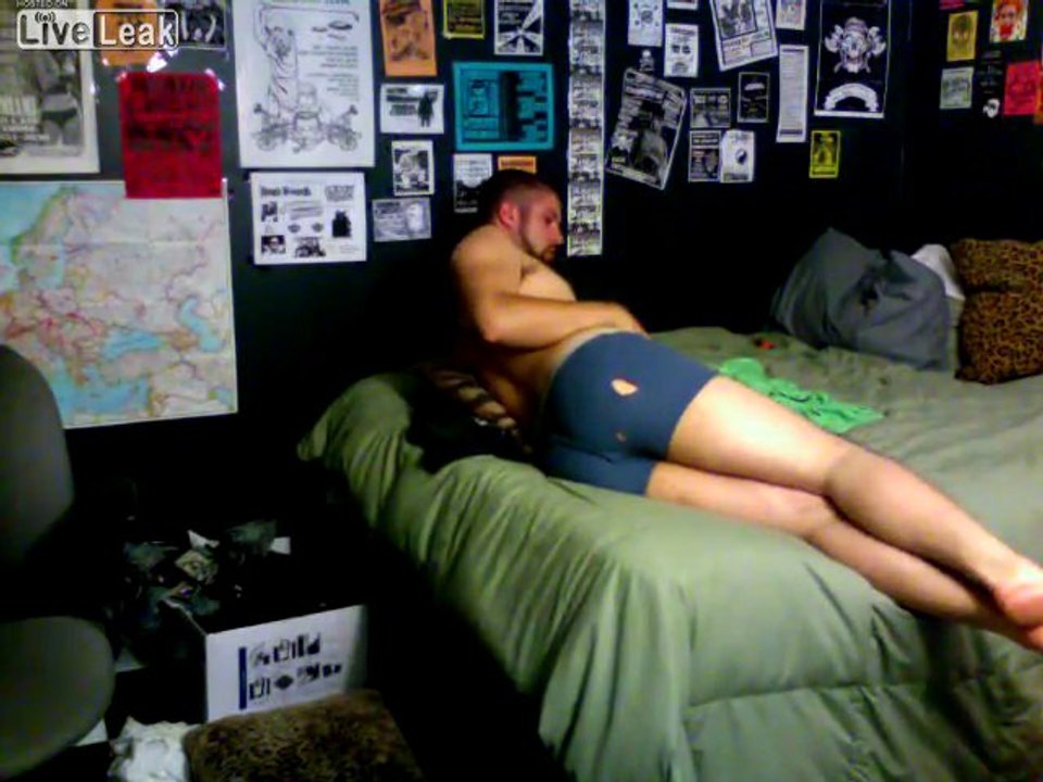 Damen, er ist Single!