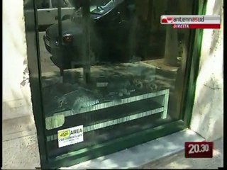 TG 17-06-09: BITONTO, INCENDIATO UN NEGOZIO. USTIONATA LA TITOLARE