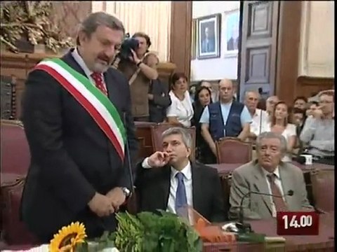 TG 07.07.09 Bari proclamazione Emiliano davanti a vendola