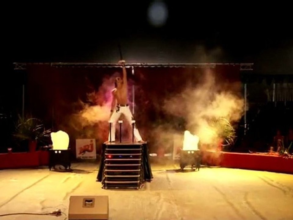 ANDRE STYKAN-equilibre-presents Art agency Valentino