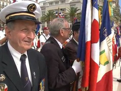 Prise de commandement du groupement fusiliers marins sur la place de la liberté