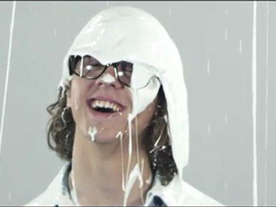 Restez connecté avec le BlackBerry 3G blanc!