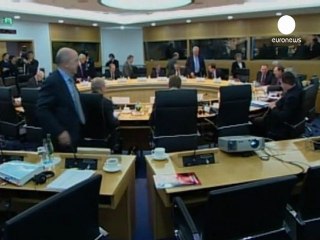 Stark 's resignation from ECB reveals rifts