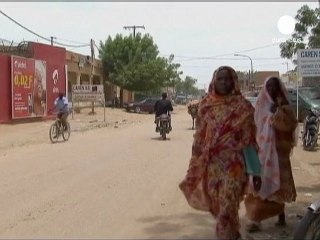 Interpol: ordine d'arresto contro Gheddafi e figlio