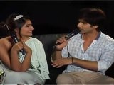 Shahid Kapoor Passes Qustion To Sonam At First Look Launch 'Mausam'