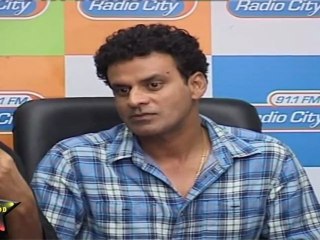 Prakash Jhaa & Manoj Bajpai At Radio City To Promote Aarakshan