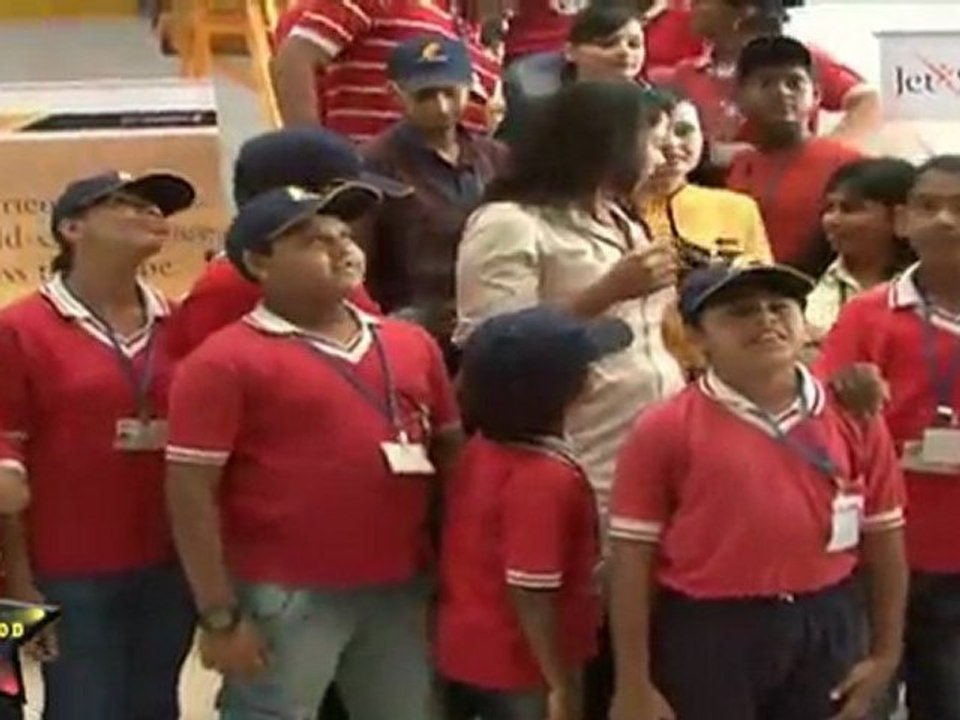 Hot Samira Reddy Poses For Cameras At Special Kids Education Trip Event