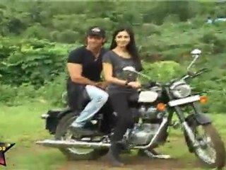 Hrithik Roshan & Katrina Give Sexy Poses On Bike