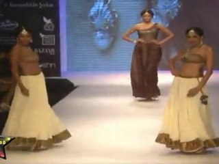 Gorgeous Bare Back Girls At IIJW 2011