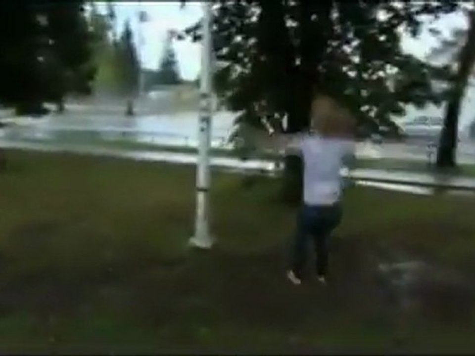 Bums und schon lag sie flach! Fail