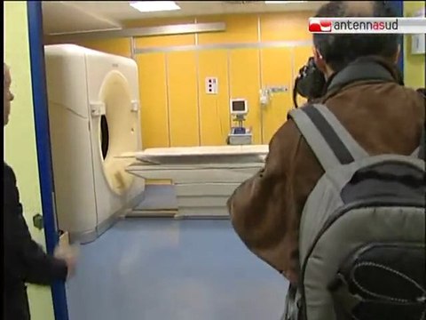 TG 11.12.10 Taglio del nastro per l'oncologico di Bari