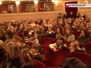 TG 14.12.10 Al teatro Piccinni un Natale sulle note della solidarietà