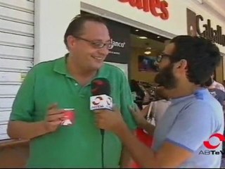 Modesto Colorado se toma un café en el rabo de la sartén de la Feria 2011