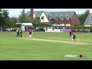 David Lloyd (Bumble) vs Murali - "This Ground's Not Big Enough For Both Of Us!"