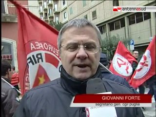 TG 28.01.11 La Fiom in piazza "per non tornare nell'800″
