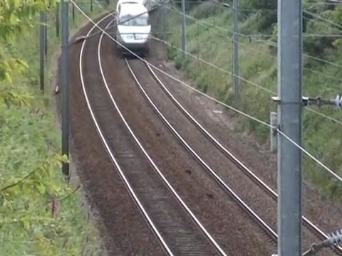 TGV paris-brest sous les ponts...
