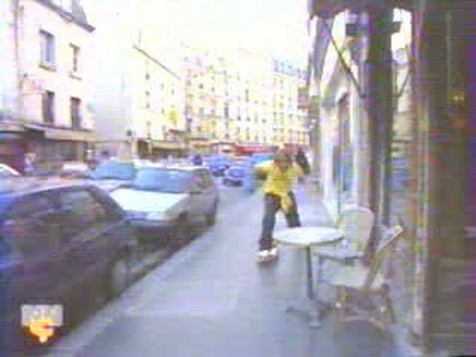 Brice de Nice - Dans un bar branché