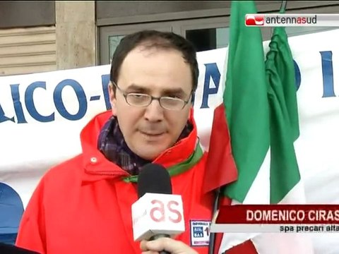 TG 15.03.11 Lavoratori Asl Bari, protesta davanti al consiglio regionale