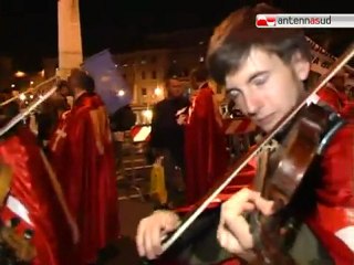 Télécharger la video: TG 02.05.11 Anche la Puglia in preghiera per Giovanni Paolo II