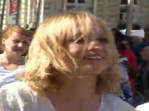 A Amiens, le flashmob de la Croix-Rouge
