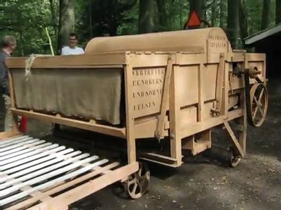 Oude machine in het Ledeboerpark
