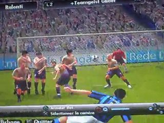 compilation de buts, de ratés, coup franc, de magnifique passes, de tacle, et de chute et d'arret