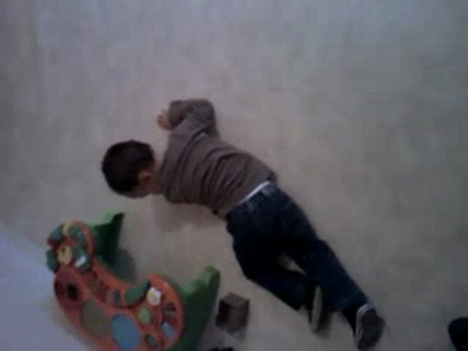 Ethan fait des roulades