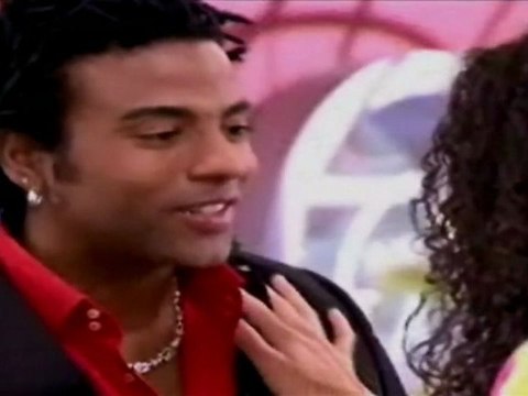 Yotuel Romero (Orishas) en la serie Cafetería Manhattan