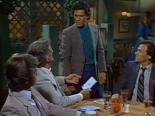 Santa.Barbara.214.FR.VHSRip.XviD-MRTeam.[tvu.org.ru]