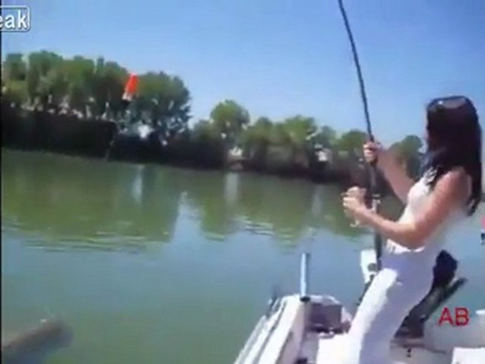 Woman Angeln big fish