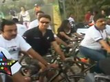 'BSA HERCULES  CYCLOTHON' IN MUMBAI - IMRAN KHAN & PRIYA DUTT - 12.mp4