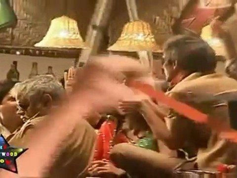 Hot Shweta Tiwari's Hot & Sexy Scene Of Bin Bulaye Baarati On Location Shoot