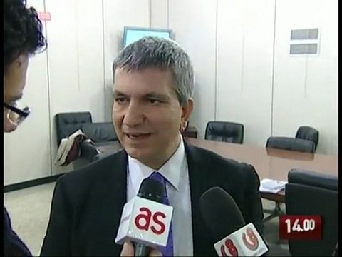 TG 22.12.09 Regionali, il Pd sceglie Emiliano. Vendola: Avanti per la mia strada