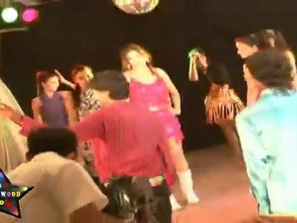 Gracious Shaking her Body Step By The Beautiful Dancer On Location Shoot Of Aaja Sajan Pardesiya