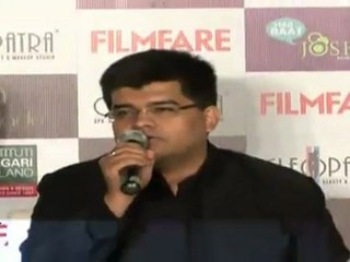 Dabangg's Queen Gorgeous Sonakshi Sinha Helps The Editor Of Hindi Filmfare Says The Editor