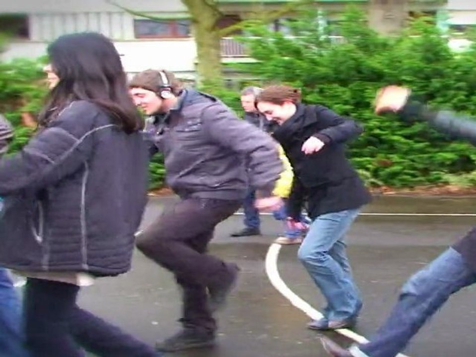 teaser - EXPERIENCE MP3 VILLEJEAN dans le cadre de la Caravane Des Quartiers 2011