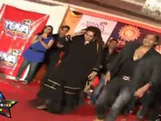 Poonam Pandey & Television Actors Walking The Ramp For Sungold Event - Full Video